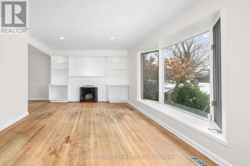 2358 Malone Crescent, Ottawa, ON - Indoor With Fireplace