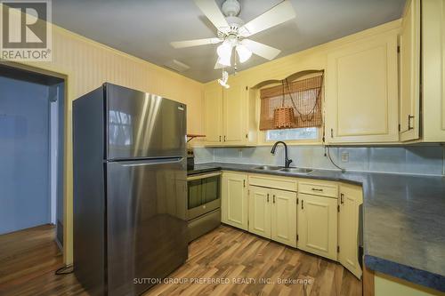 631 Glasgow Street, London East (East G), ON - Indoor Photo Showing Kitchen With Double Sink