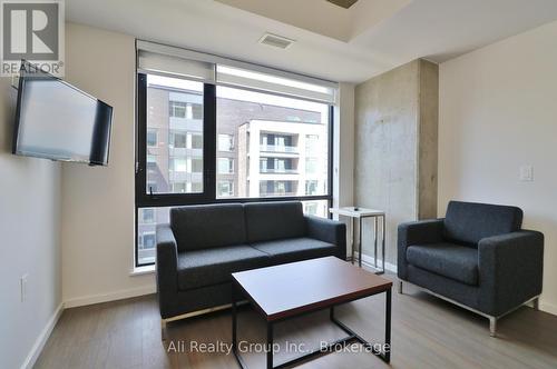 1602 - 105 Champagne Avenue S, Ottawa, ON - Indoor Photo Showing Living Room