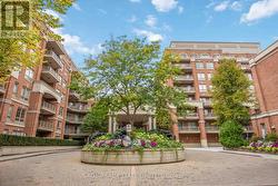 212 - 20 BURKEBROOK PLACE  Toronto, ON M4G 0A1