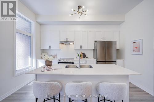 34 Millman Lane, Richmond Hill, ON - Indoor Photo Showing Kitchen
