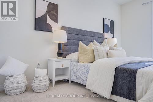 34 Millman Lane, Richmond Hill, ON - Indoor Photo Showing Bedroom