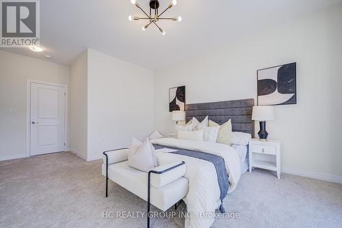 34 Millman Lane, Richmond Hill, ON - Indoor Photo Showing Bedroom