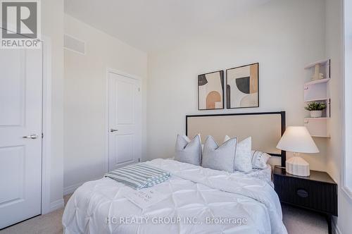 34 Millman Lane, Richmond Hill, ON - Indoor Photo Showing Bedroom