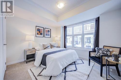 34 Millman Lane, Richmond Hill, ON - Indoor Photo Showing Bedroom