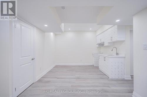 34 Millman Lane, Richmond Hill, ON - Indoor Photo Showing Other Room