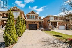19 CORONET STREET  Whitchurch-Stouffville, ON L4A 0X8