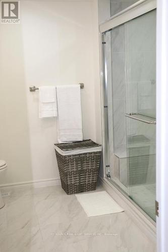 Upper - 164 Stather Crescent, Markham, ON - Indoor Photo Showing Bathroom