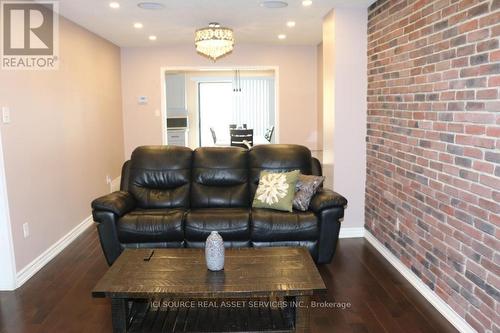 Upper - 164 Stather Crescent, Markham, ON - Indoor Photo Showing Living Room