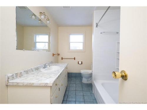 59 Doyle Crt, Fredericton, NB 