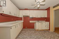 Spacious kitchen - 