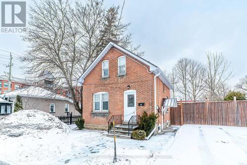 54 GLENELG STREET W  Kawartha Lakes (Lindsay), ON K9V 2V2