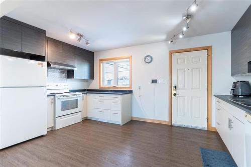 28 Code Street, Winnipeg, MB - Indoor Photo Showing Kitchen