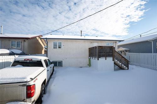 28 Code Street, Winnipeg, MB - Outdoor