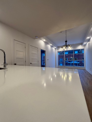 Cuisine - 504-20 Rue D'Ambre, Candiac, QC - Indoor Photo Showing Other Room