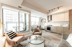 219-38 Howard Park Avenue  Toronto, ON M6R 0A7