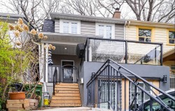 62 Kingsmount Park Road  Toronto, ON M4L 3L4