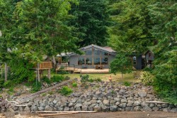 196 Captain Morgans Blvd  Protection Island, BC V9R 6R1