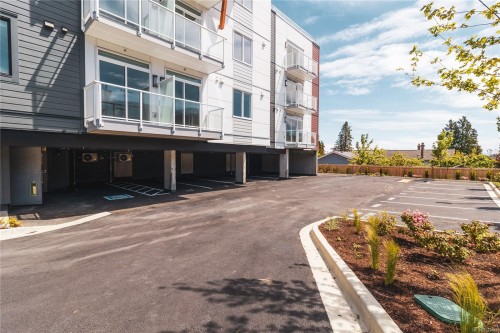 #102-201 Dogwood Dr, Ladysmith, BC - Outdoor