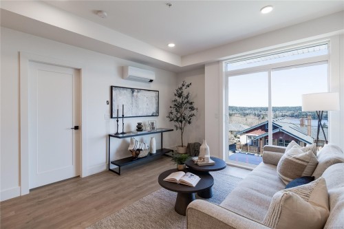 #102-201 Dogwood Dr, Ladysmith, BC - Indoor Photo Showing Other Room