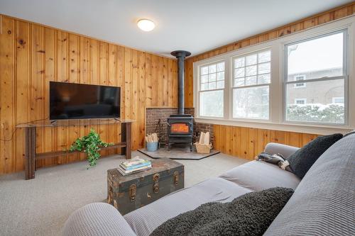 Salle familiale - 62 Rue Elm, Hudson, QC - Indoor Photo Showing Living Room With Fireplace