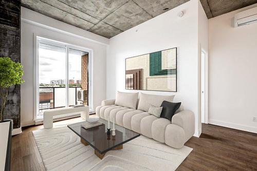 Salon - 421-7227 Boul. Newman, Montréal (Lasalle), QC - Indoor Photo Showing Living Room