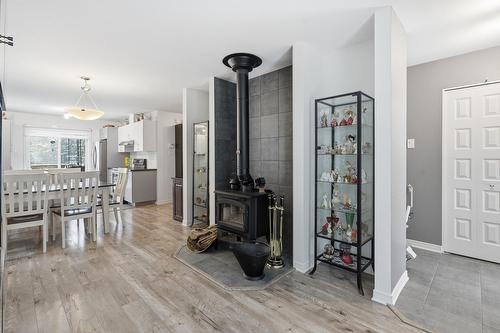 Vue d'ensemble - 59 Rue Principale, Montpellier, QC - Indoor Photo Showing Other Room
