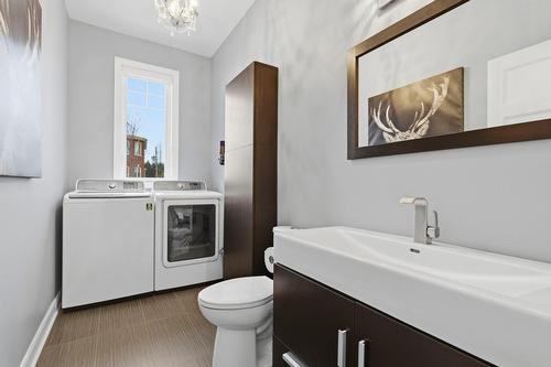 Salle de bains - 155 Rue Louis-Bariteau, La Prairie, QC - Indoor Photo Showing Laundry Room