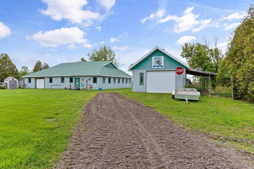 Écurie - 235 Route 132, Sainte-Barbe, QC - Outdoor