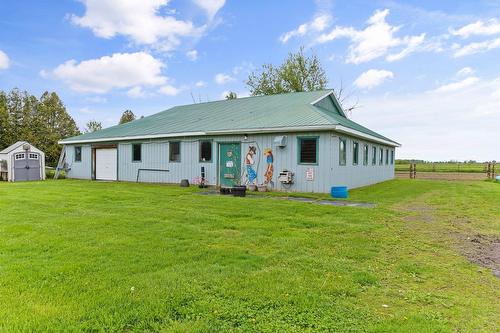 Écurie - 235 Route 132, Sainte-Barbe, QC - Outdoor