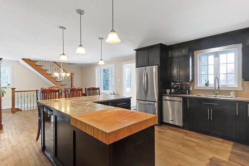 Cuisine - 235 Route 132, Sainte-Barbe, QC - Indoor Photo Showing Kitchen With Double Sink With Upgraded Kitchen