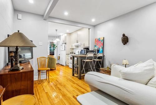 Salon - 5939  - 5943 Rue Molson, Montréal (Rosemont/La Petite-Patrie), QC - Indoor