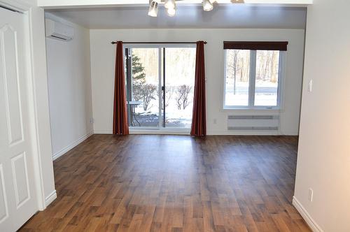 Salon - 101-2075 Av. Pratte, Saint-Hyacinthe, QC - Indoor Photo Showing Other Room