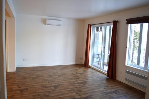 Salon - 101-2075 Av. Pratte, Saint-Hyacinthe, QC - Indoor Photo Showing Other Room