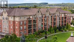 106 - 39 FERNDALE DRIVE S  Barrie, ON L4N 5T5