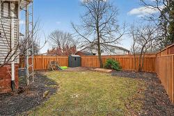 Tons of space with some mature trees and gardens - 