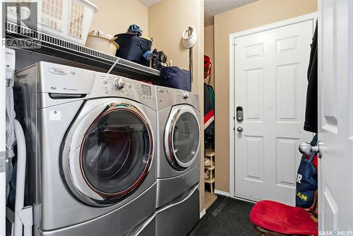 1007 Cypress Way, Regina, SK - Indoor Photo Showing Laundry Room