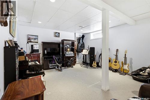 1007 Cypress Way, Regina, SK - Indoor Photo Showing Gym Room