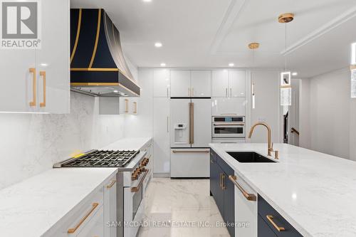 5180 Littlebend Drive, Mississauga, ON - Indoor Photo Showing Kitchen With Stainless Steel Kitchen With Upgraded Kitchen