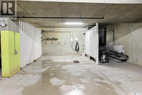 201 4721 Mctavish Street, Regina, SK - Indoor Photo Showing Garage