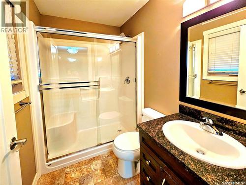 121 115 Shepherd Crescent, Saskatoon, SK - Indoor Photo Showing Bathroom