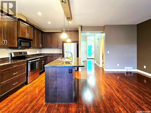 121 115 Shepherd Crescent, Saskatoon, SK - Indoor Photo Showing Kitchen