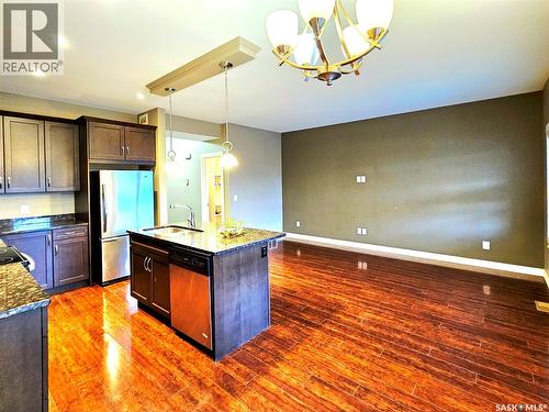 121 115 Shepherd Crescent, Saskatoon, SK - Indoor Photo Showing Kitchen