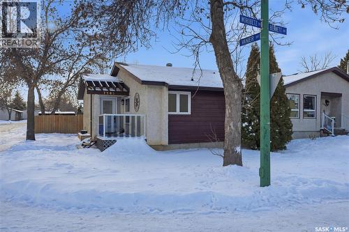 7203 Bennett Drive, Regina, SK - Outdoor