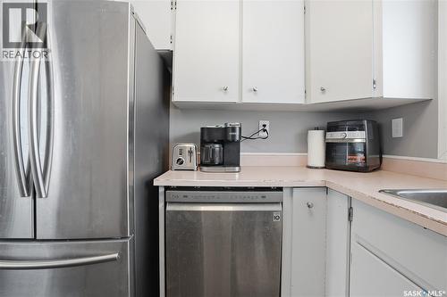 7203 Bennett Drive, Regina, SK - Indoor Photo Showing Kitchen