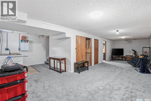 7203 Bennett Drive, Regina, SK - Indoor