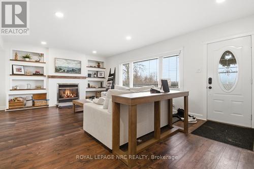 458 Doan'S Ridge Road, Welland (Cooks Mills), ON - Indoor With Fireplace