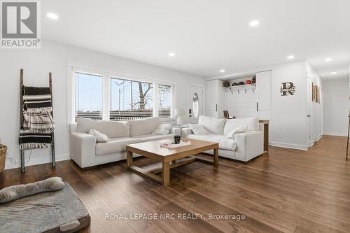 458 Doan'S Ridge Road, Welland (Cooks Mills), ON - Indoor Photo Showing Living Room