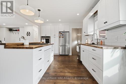 458 Doan'S Ridge Road, Welland (Cooks Mills), ON - Indoor Photo Showing Kitchen With Upgraded Kitchen