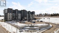 511 - 15 KNEESHAW DRIVE  Barrie, ON L9J 0J8